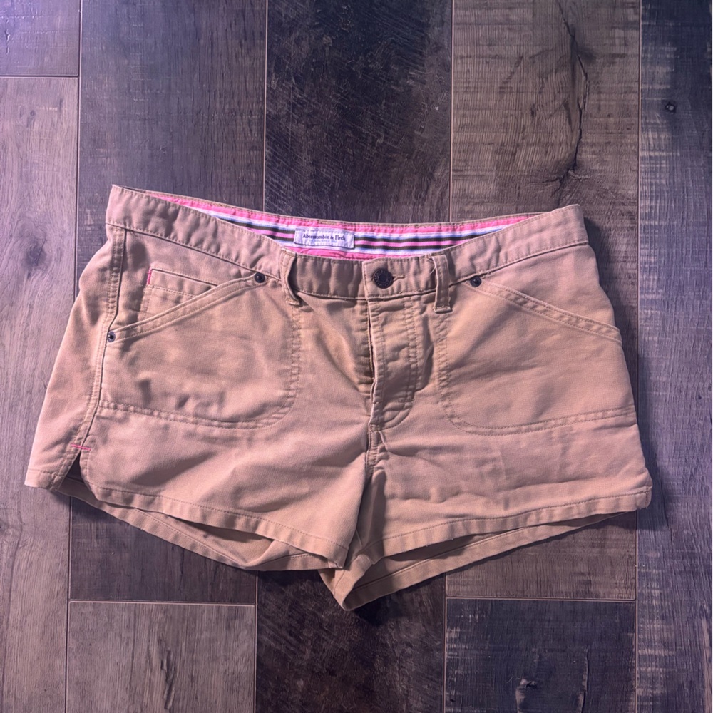 Vintage Abercrombie & Fitch Y2K lowrise tan khaki shorts 6